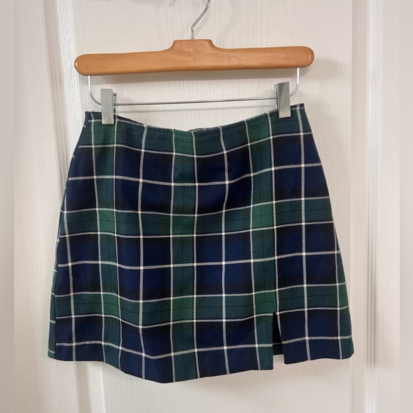 Plaid mini skirt size medium never worn - Picture 1 of 6